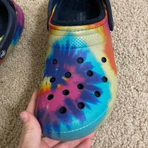 Rainbow tie dye fuzzy crocs